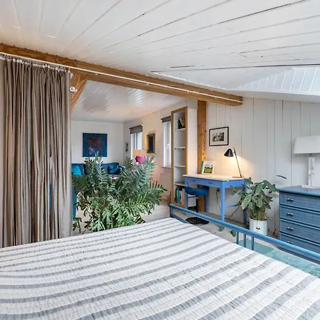 Lägenhet Gaestehaus Zwischen Und Wald *